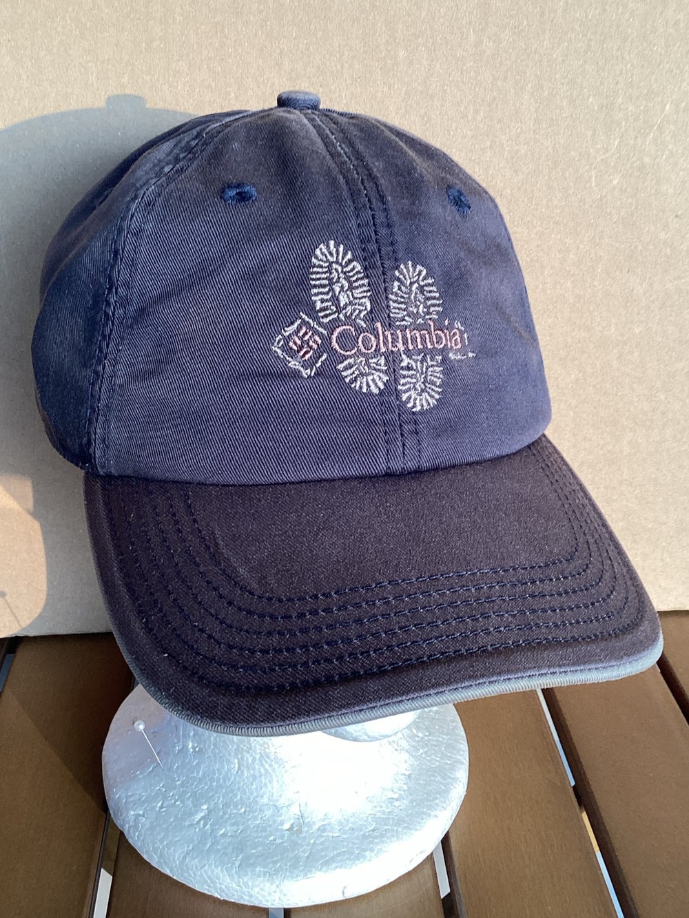 Vintage Columbia rugged outdoor Adjustable Dad Hat Boot prints